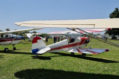 Buntes Treiben am Flugplatz