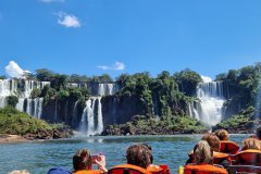 Wasserfälle-Iguazu-im-Boot-1