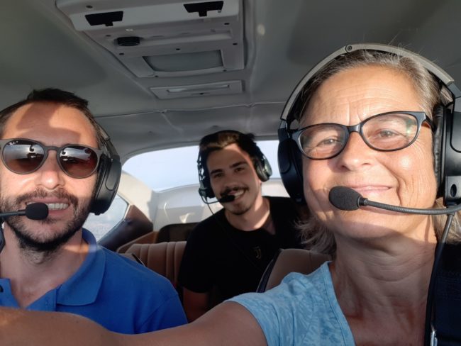 Glückliche Piloten auf dem Heimweg nach Colonia